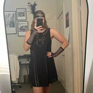 Flapper Costume With Accessories